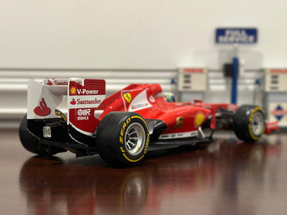 Hot Wheels Ferrari Formula One 'Felipe Massa F138' 1/18 Scale Diecast Model F1 Car - Product Image