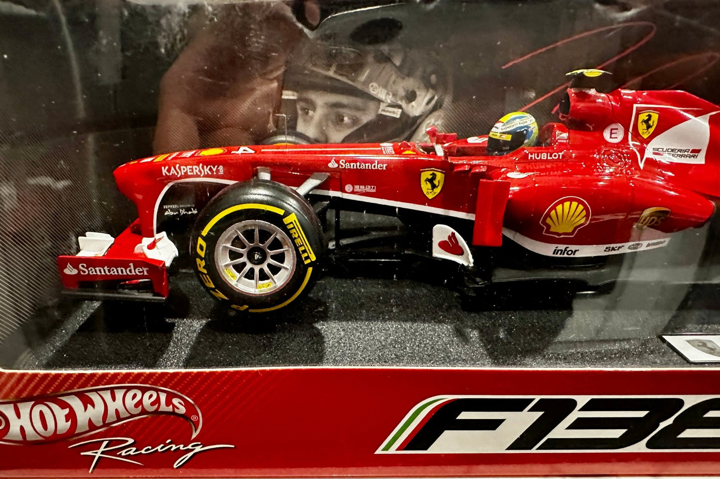Hot Wheels Ferrari Formula One 'Felipe Massa F138' 1/18 Scale Diecast Model F1 Car - Product Image