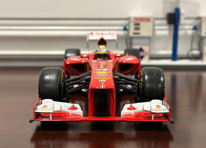 Hot Wheels Ferrari Formula One 'Felipe Massa F138' 1/18 Scale Diecast Model F1 Car - Product Image