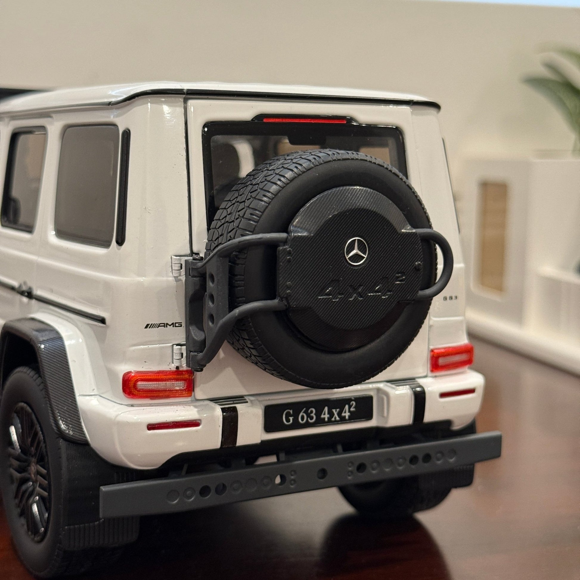 iScale Mercedes Benz G-Class G63 4X4² White 1/18 Scale Diecast Model Car | New - Product Image