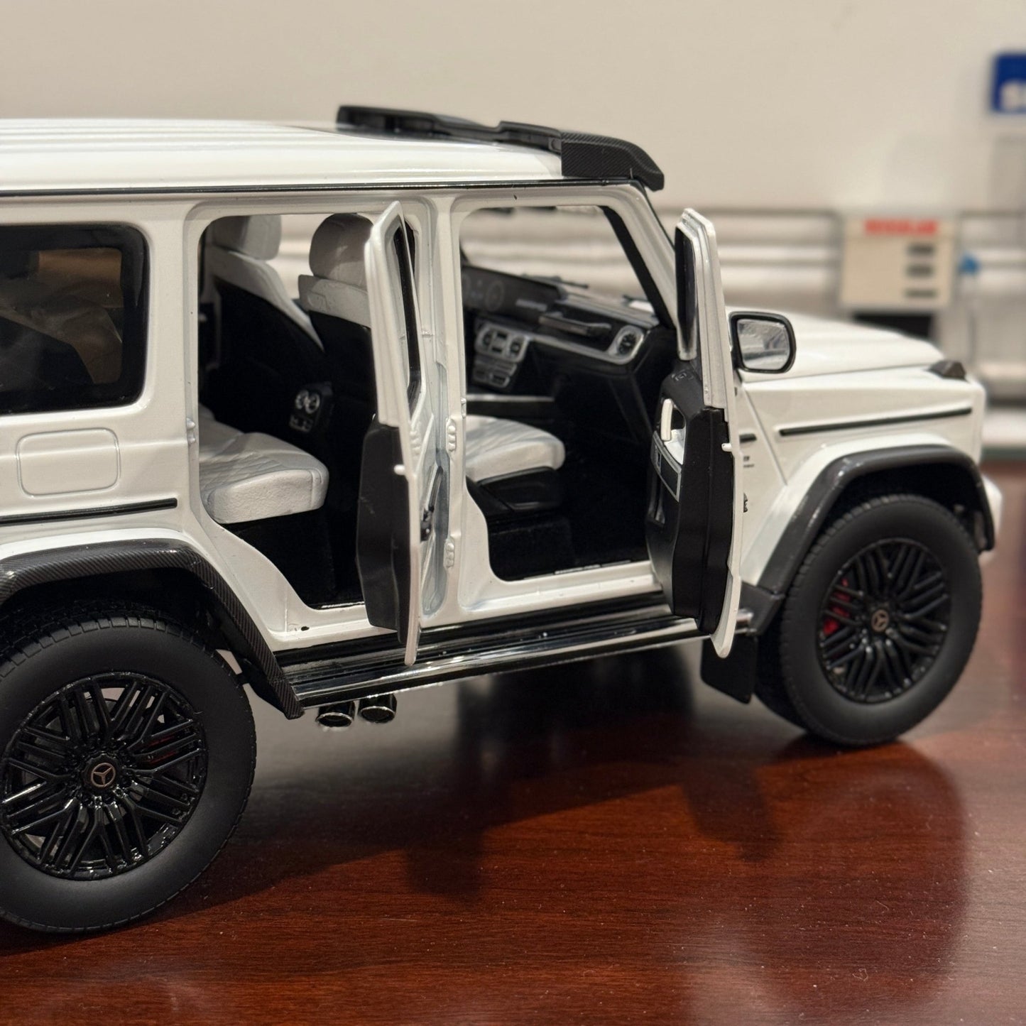 iScale Mercedes Benz G-Class G63 4X4² White 1/18 Scale Diecast Model Car | New - Product Image