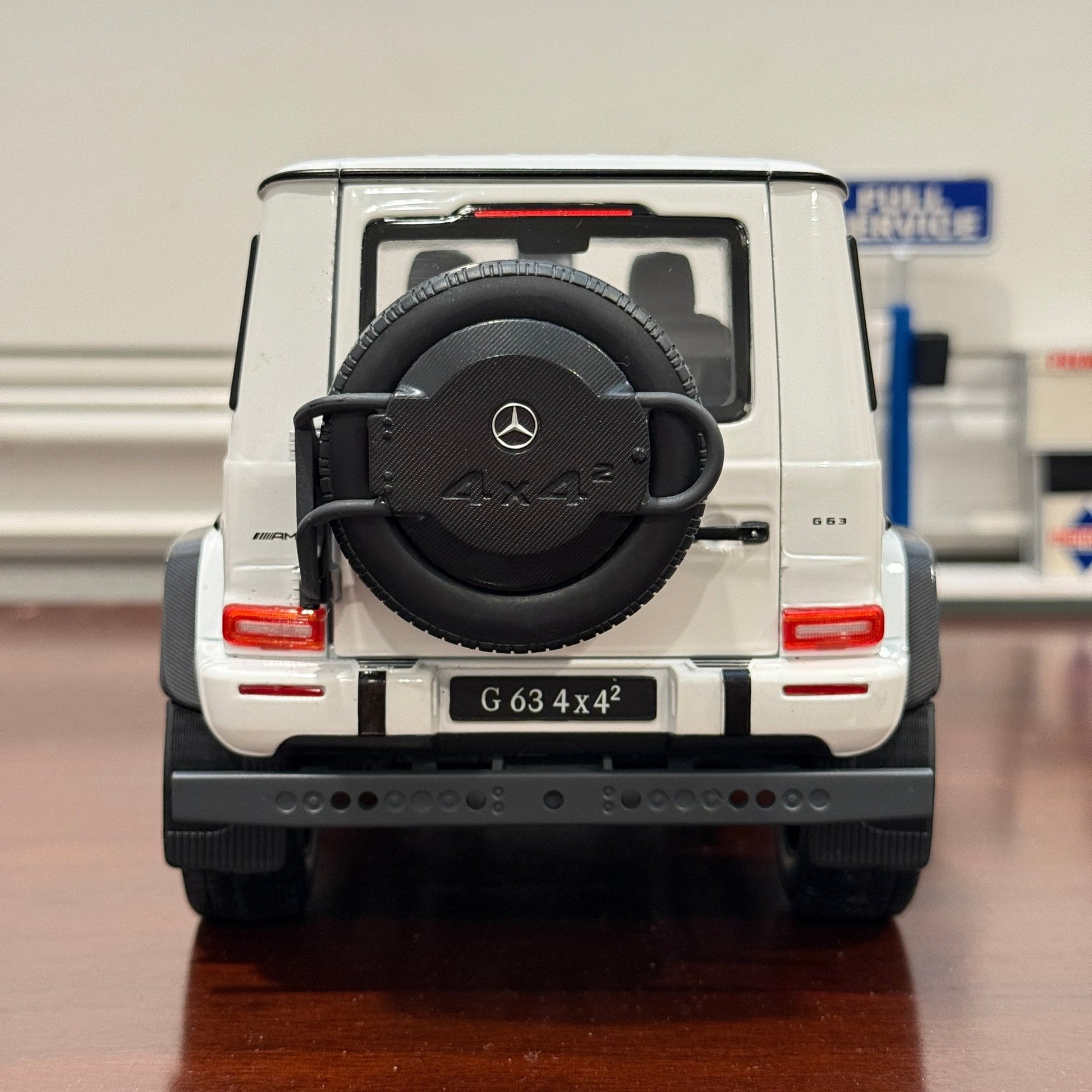 iScale Mercedes Benz G-Class G63 4X4² White 1/18 Scale Diecast Model Car | New - Product Image