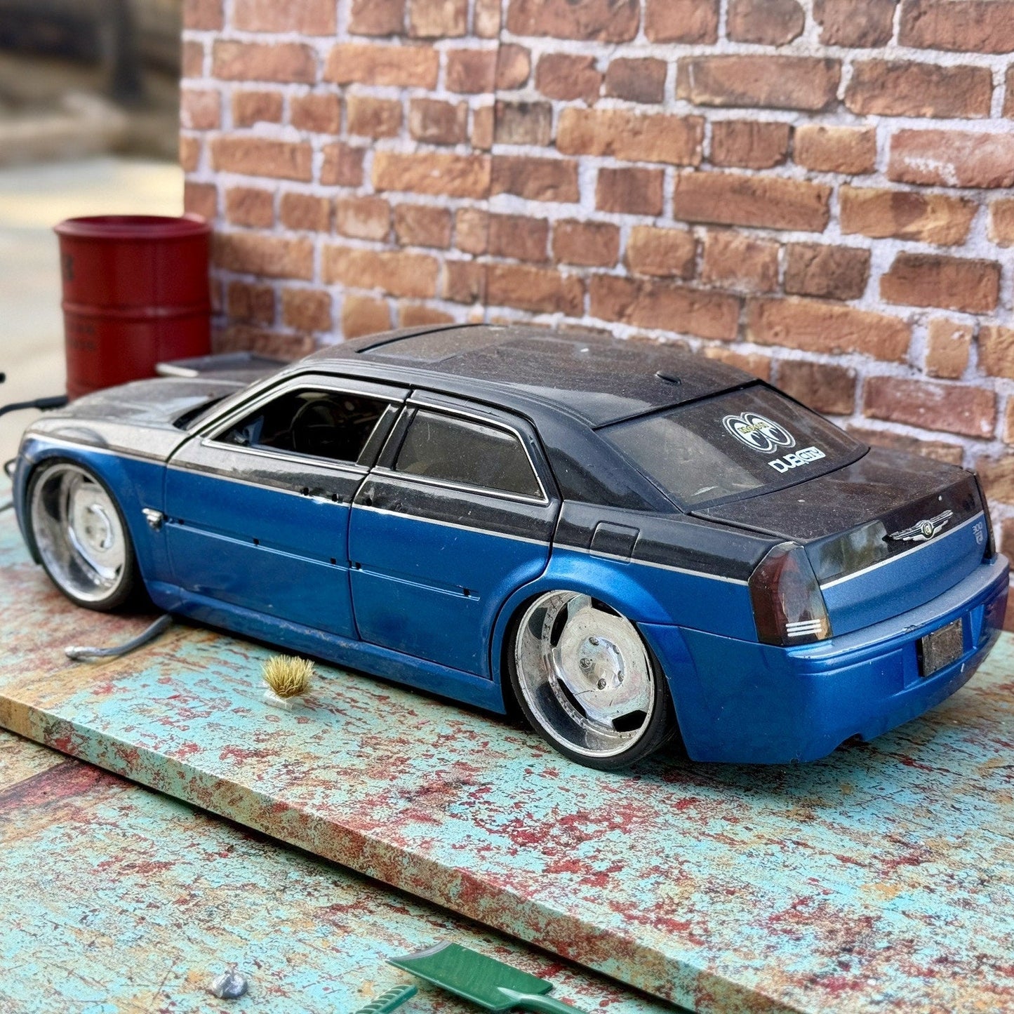 JADA DUB CITY Chrysler 300C Blue/Black 1/18 Scale Diecast Model Car | Parts Car - Product Image