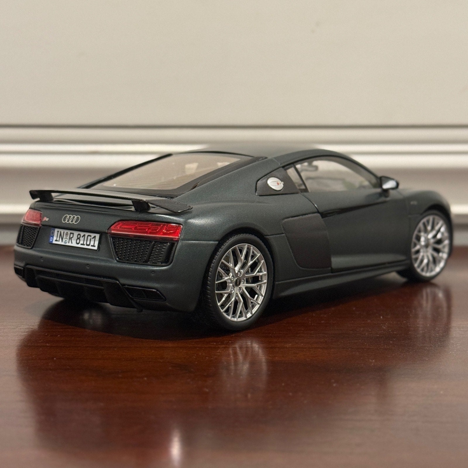 Kyosho 1/18 Audi R8 V10 Coupe Matte Green Diecast Model Car | In Box - Product Image