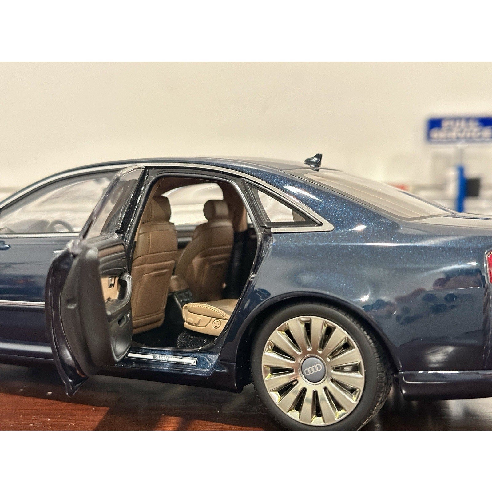 Kyosho Audi A8 D3 W12 Black/Blue 1/18 Scale Diecast Model Car - Product Image