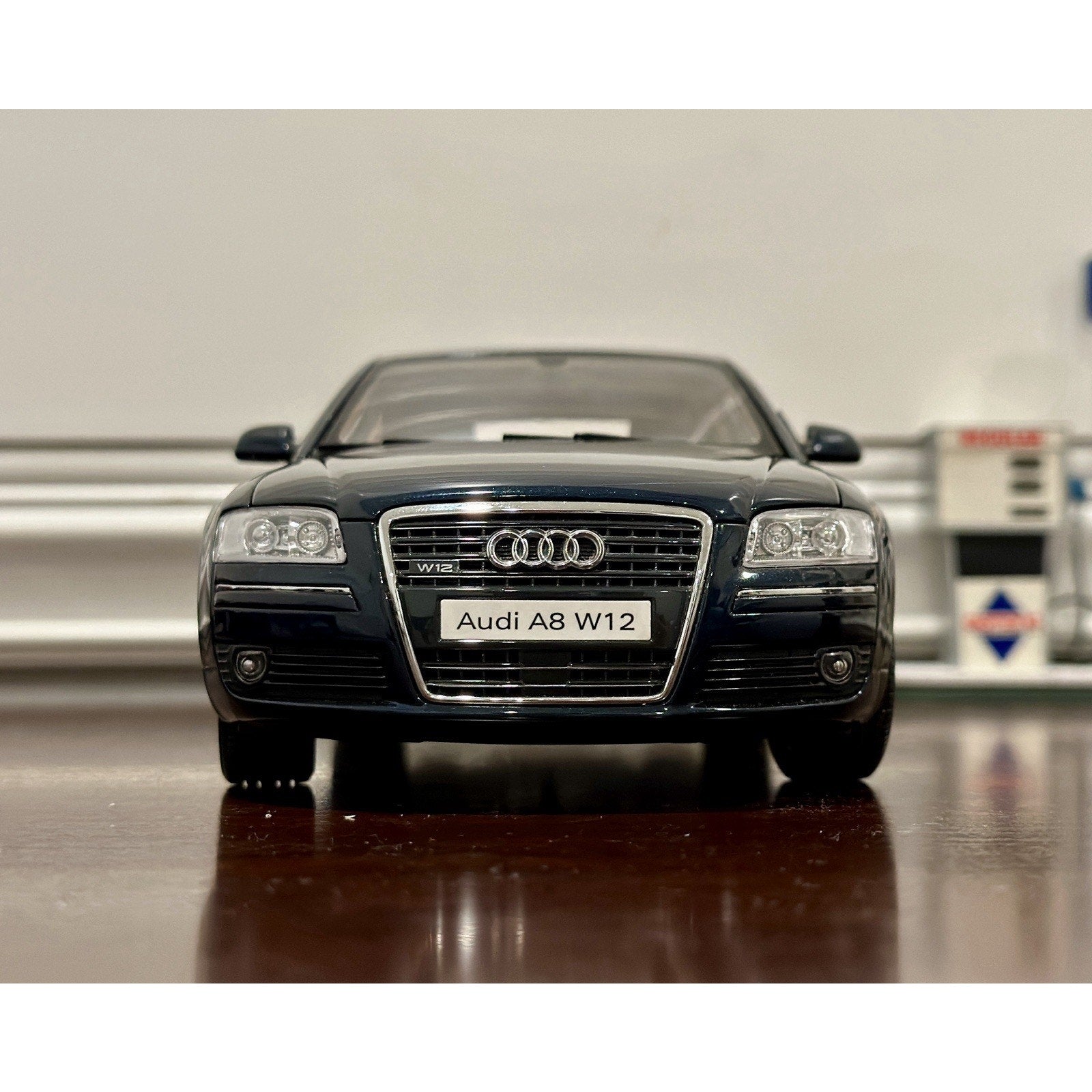 Kyosho Audi A8 D3 W12 Black/Blue 1/18 Scale Diecast Model Car - Product Image