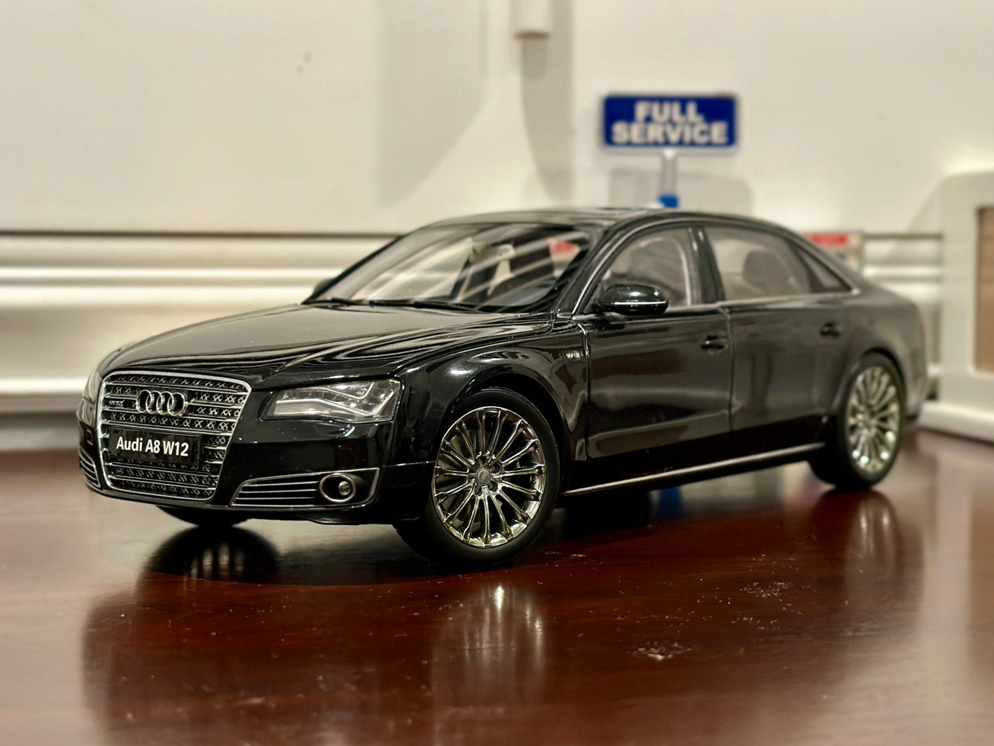 Kyosho Audi A8 W12 Black 1/18 Scale Diecast Model Car - Product Image