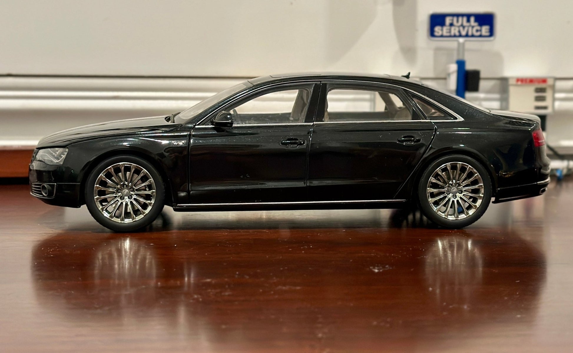 Kyosho Audi A8 W12 Black 1/18 Scale Diecast Model Car - Product Image