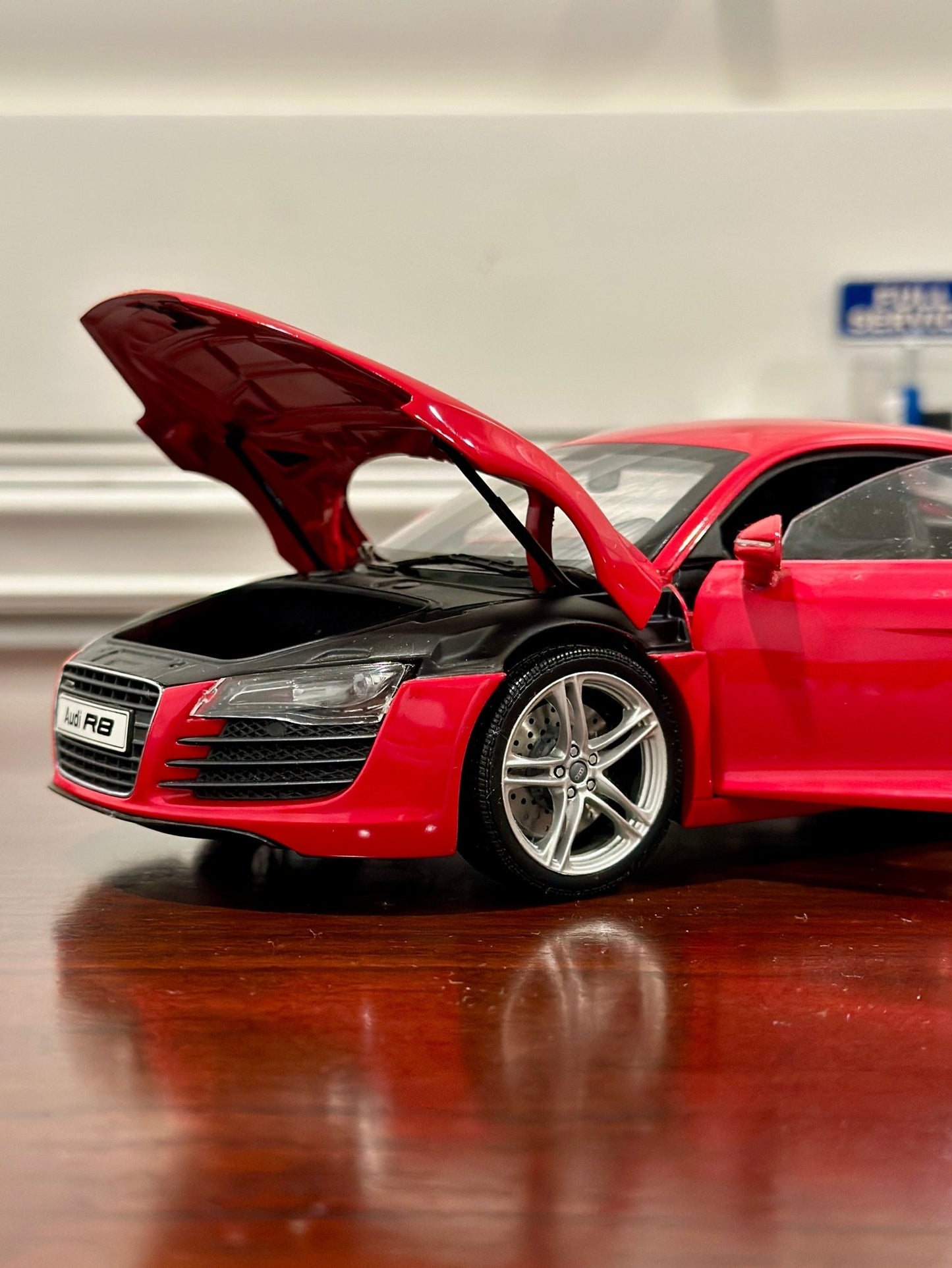 Kyosho Audi R8 Coupe Red 'Japan Exclusive' 1/18 Scale Diecast Model Car - Product Image
