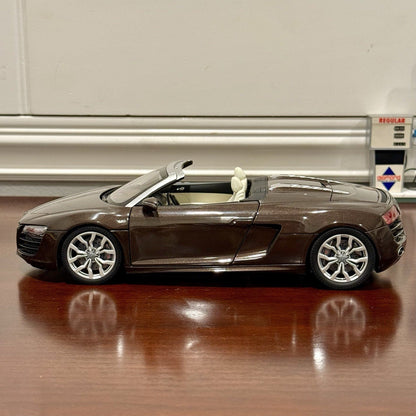 Kyosho Audi R8 V10 Spyder Teak Brown 1/18 Scale Diecast Model Car - Product Image