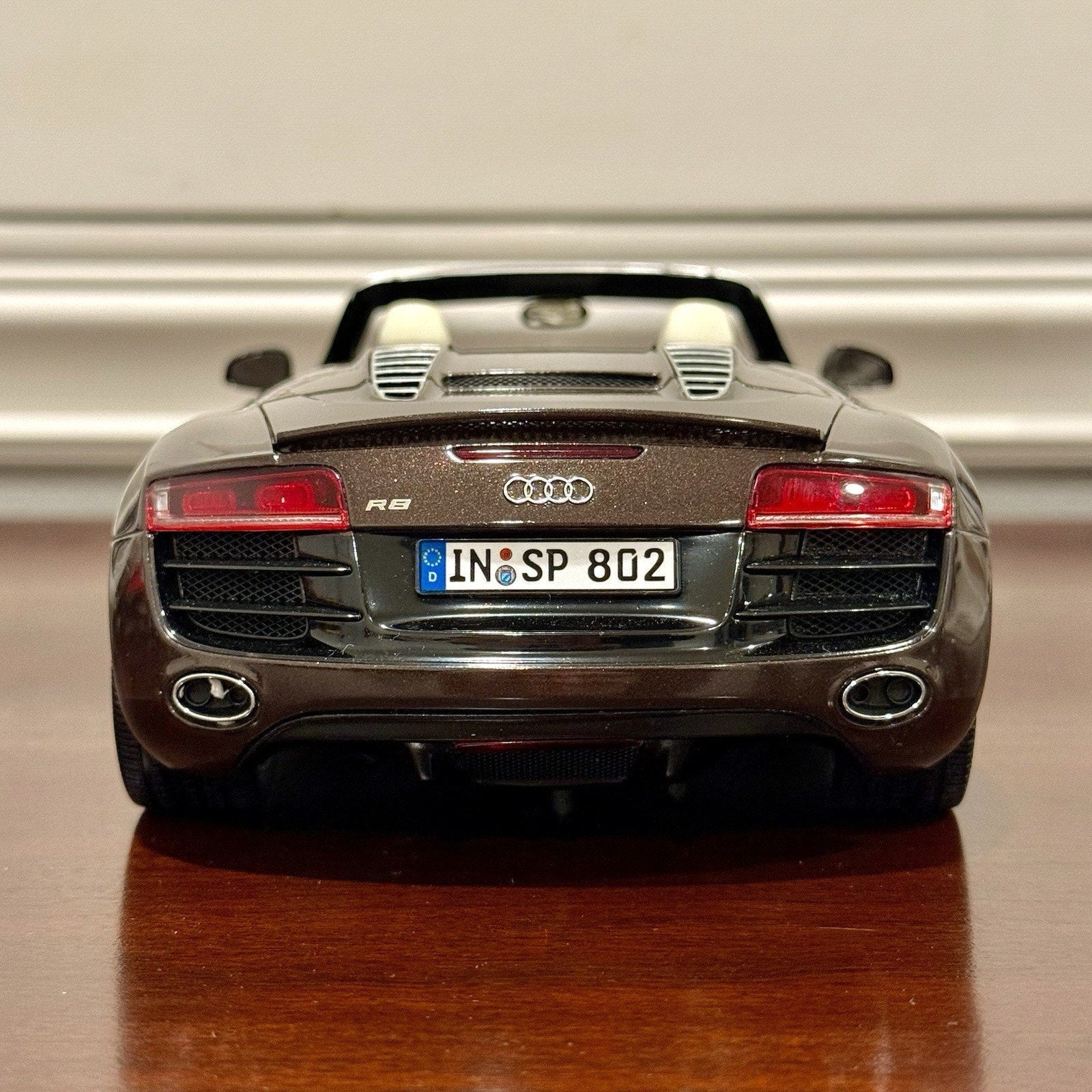 Kyosho Audi R8 V10 Spyder Teak Brown 1/18 Scale Diecast Model Car - Product Image
