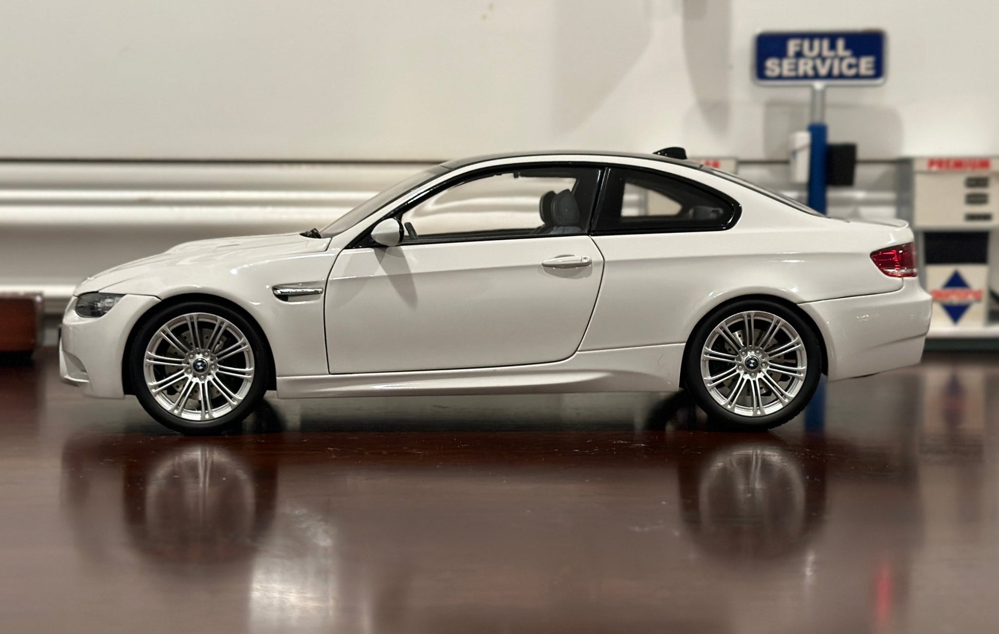 Kyosho BMW E92 M3 Coupe 1/18 Scale Diecast Model Car - Product Image