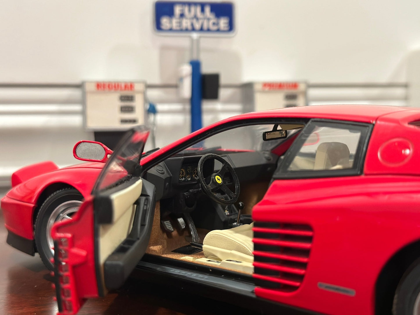 Kyosho Ferrari Testarossa Red 1/18 Scale Diecast Model Car | Opening Headlights - Product Image