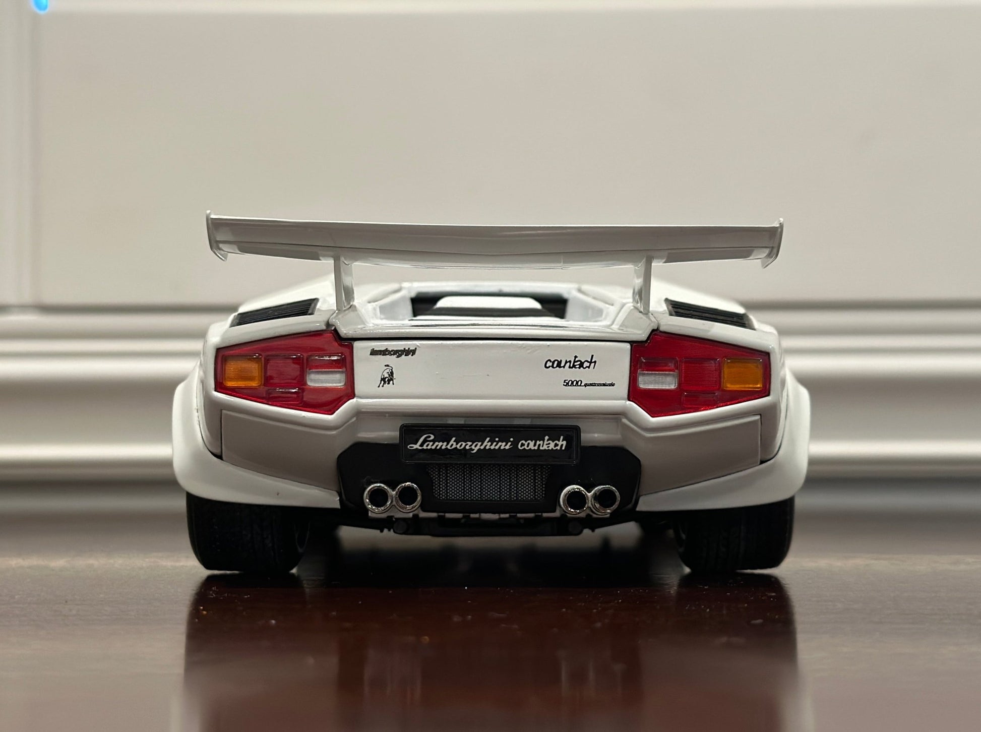 Kyosho Lamborghini Countach LP500 S White w/ Black Interior 1/18 Scale Diecast Model Car - Product Image
