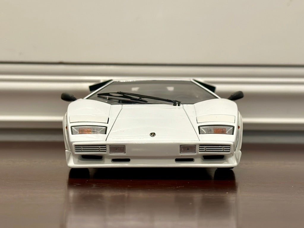 Kyosho Lamborghini Countach LP500 S White w/ Black Interior 1/18 Scale Diecast Model Car - Product Image