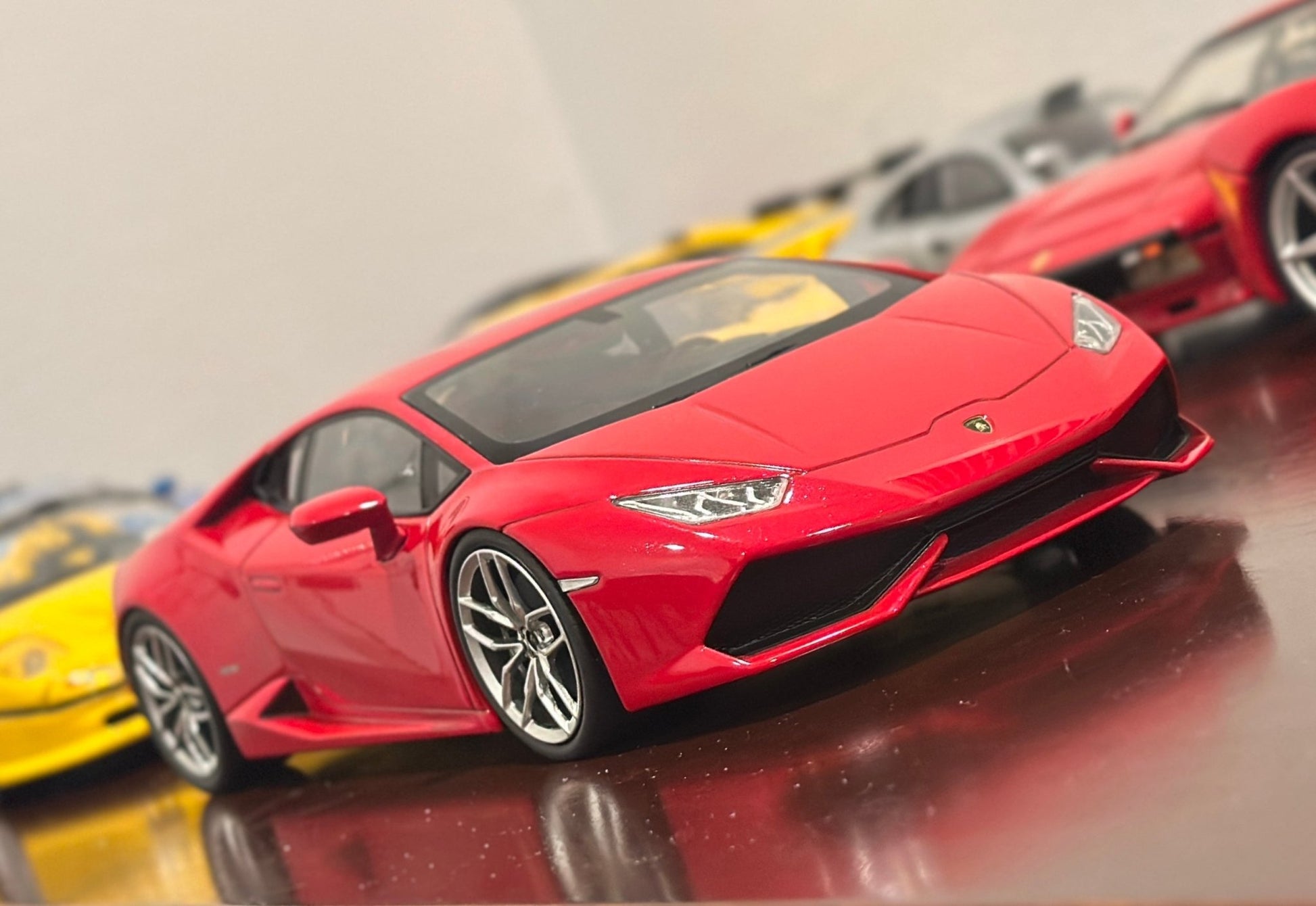 Kyosho Lamborghini Huracan Red 1/18 Scale Resin Model Car - Product Image
