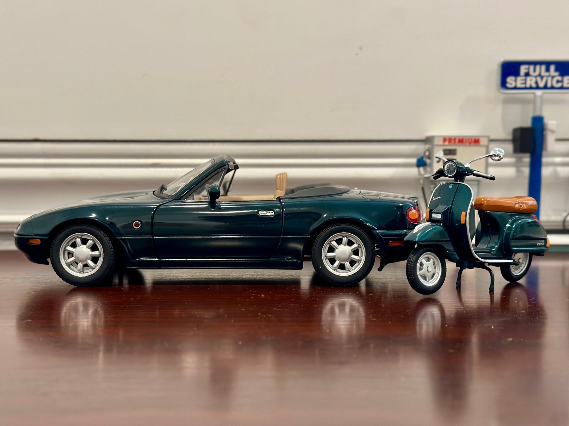 Kyosho Mazda Miata & Vespa Green w/ Tan 1/18 Scale Diecast Model Car | Bundle - Product Image