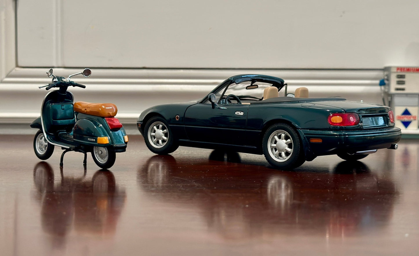 Kyosho Mazda Miata & Vespa Green w/ Tan 1/18 Scale Diecast Model Car | Bundle - Product Image