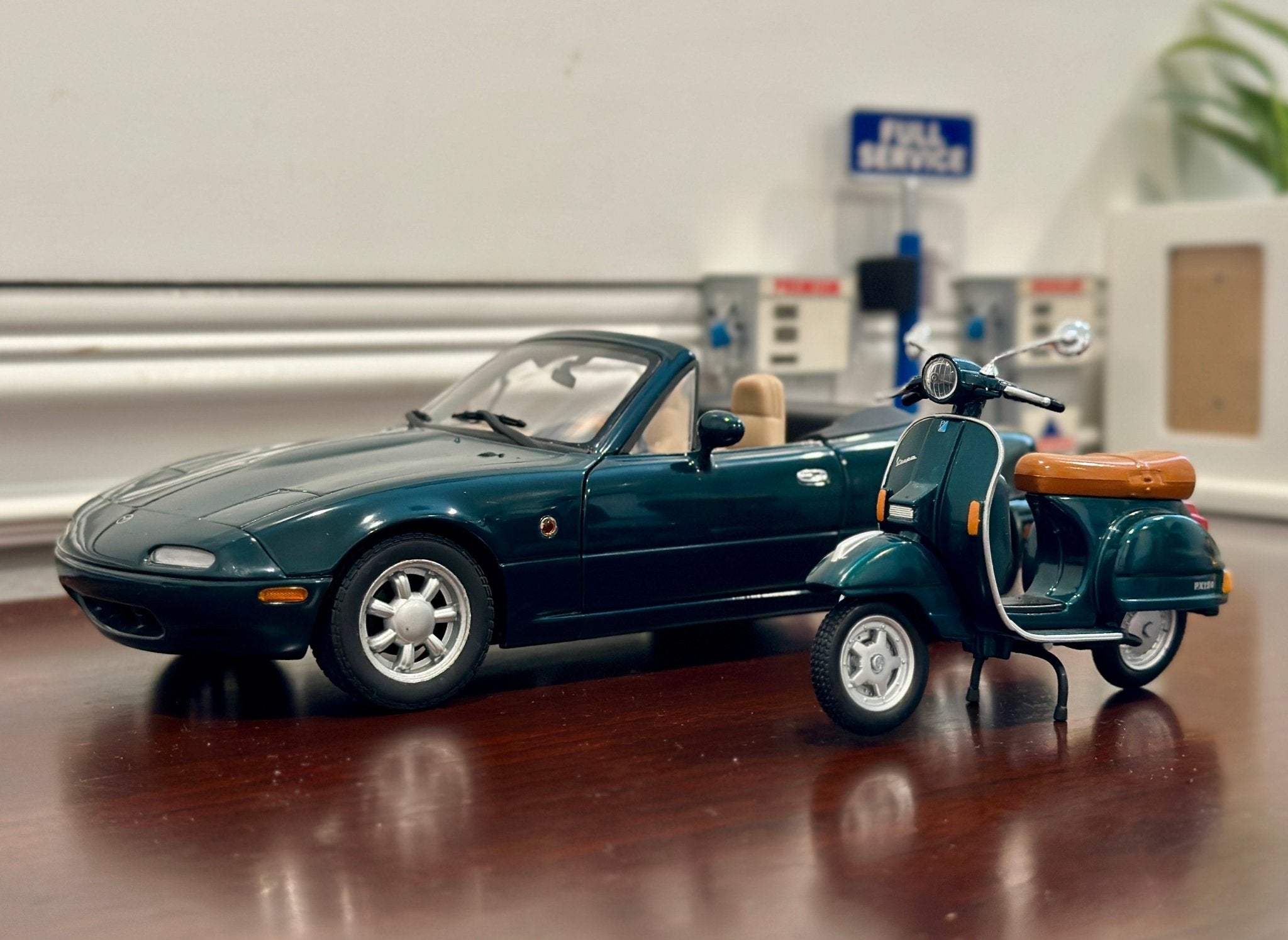 Kyosho Mazda Miata & Vespa Green w/ Tan 1/18 Scale Diecast Model Car | Bundle - Product Image