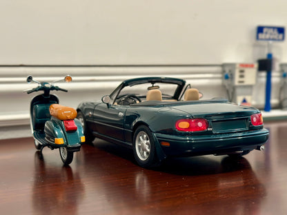Kyosho Mazda Miata & Vespa Green w/ Tan 1/18 Scale Diecast Model Car | Bundle - Product Image