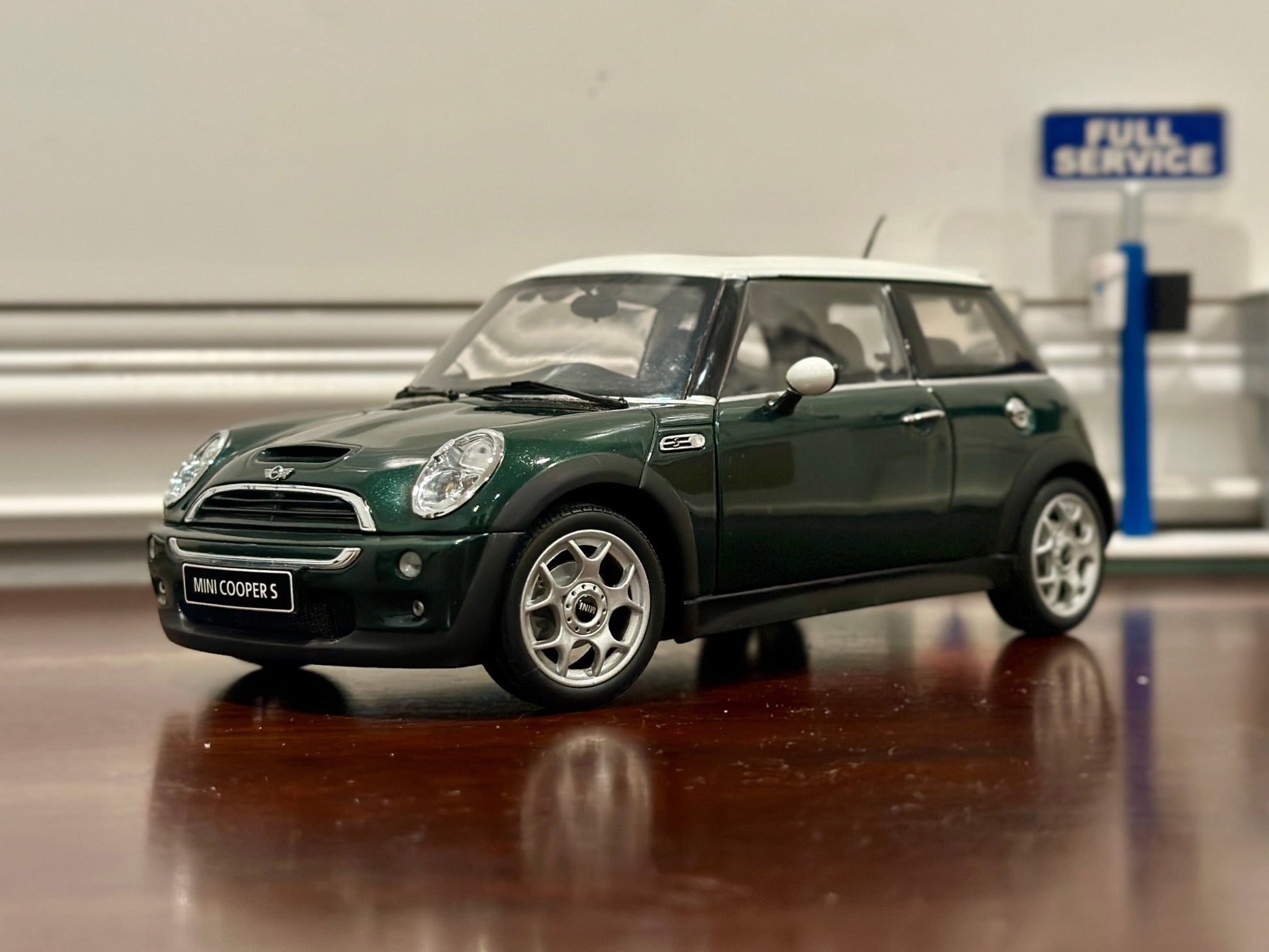 Kyosho Mini Cooper S 'Japan Exclusive' Green 1/18 Scale Diecast Model Car | Missing Headlights - Product Image
