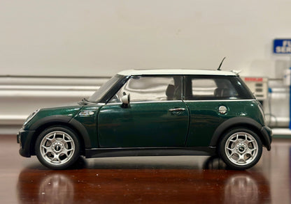 Kyosho Mini Cooper S 'Japan Exclusive' Green 1/18 Scale Diecast Model Car | Missing Headlights - Product Image