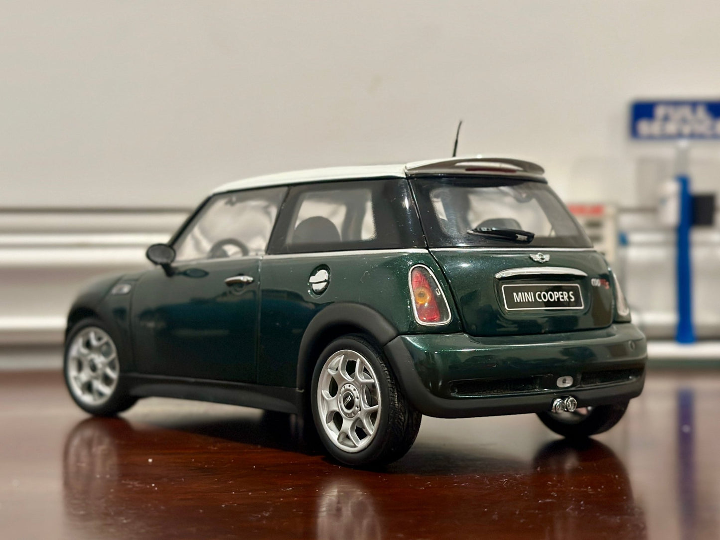 Kyosho Mini Cooper S 'Japan Exclusive' Green 1/18 Scale Diecast Model Car | Missing Headlights - Product Image
