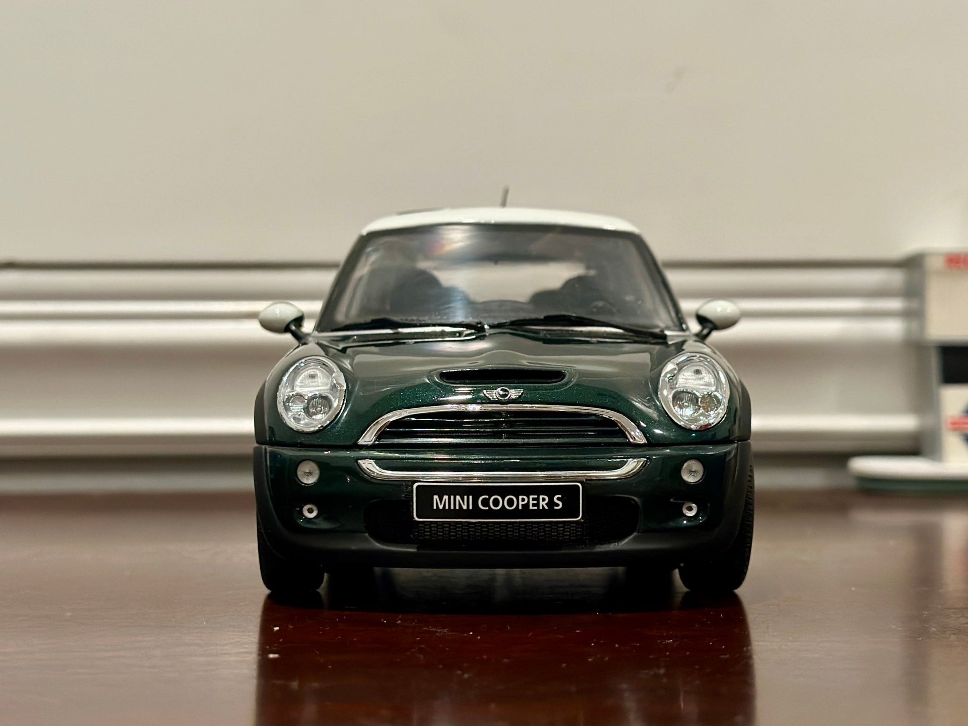 Kyosho Mini Cooper S 'Japan Exclusive' Green 1/18 Scale Diecast Model Car | Missing Headlights - Product Image
