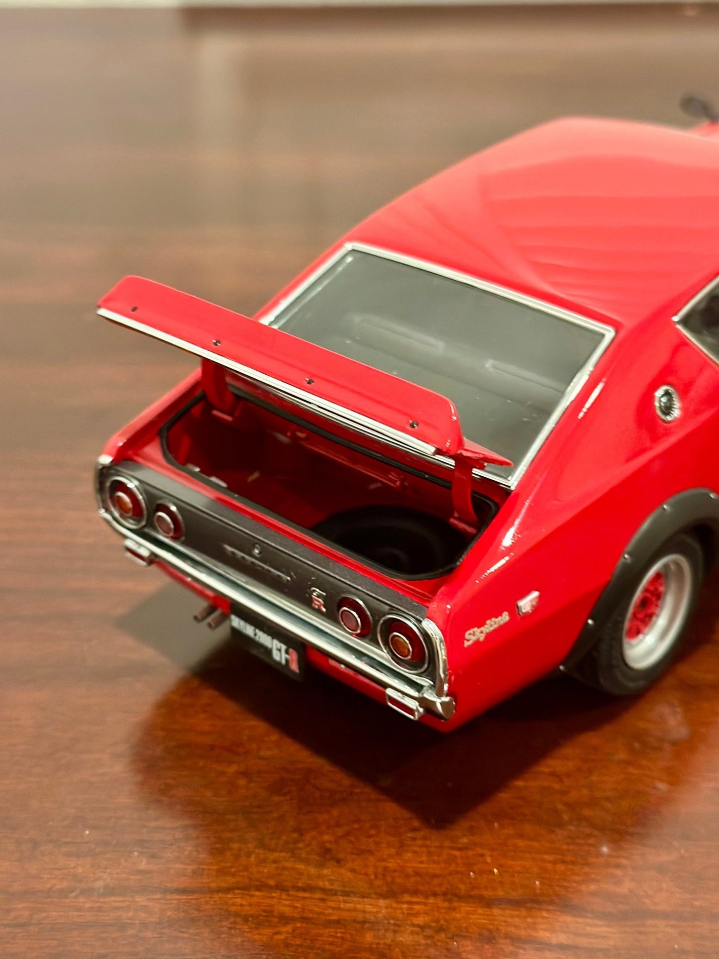 Kyosho Nissan Skyline 'KenMeri' GTR Red 1/18 Scale Diecast Model Car - Product Image