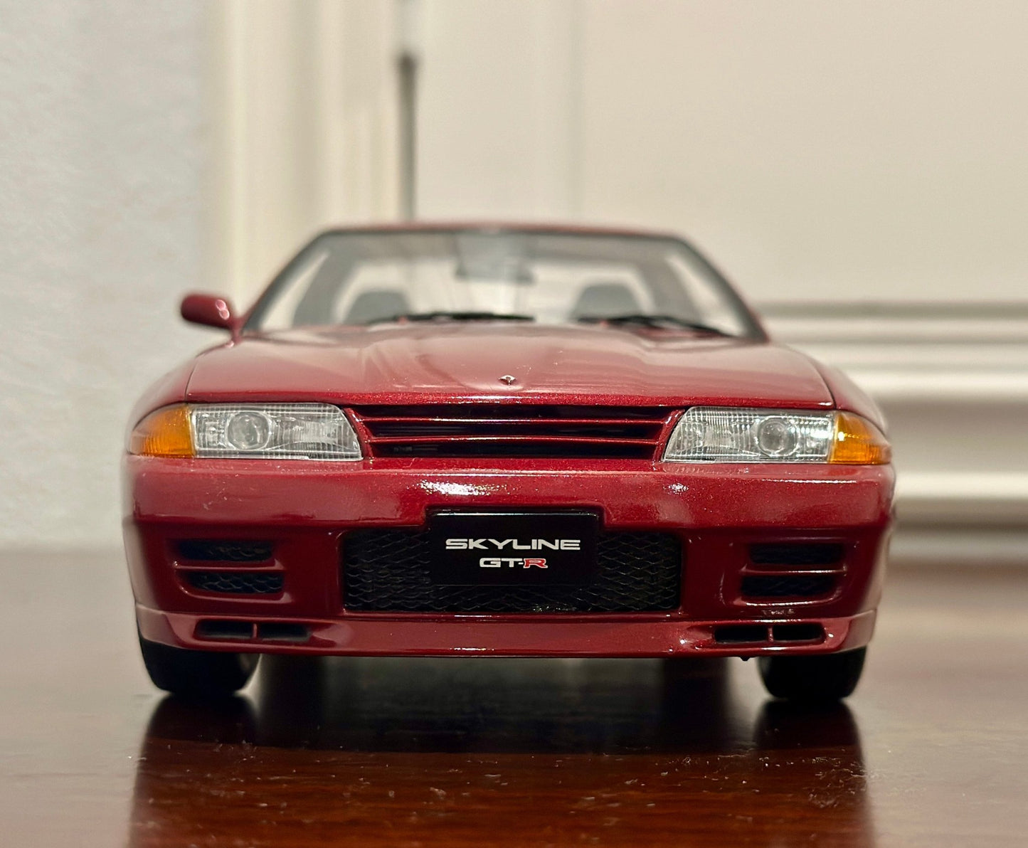 Kyosho Nissan Skyline R32 GTR Red Pearl 1/18 Scale Diecast Model Car | Missing Side Mirror - Product Image