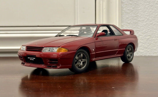 Kyosho Nissan Skyline R32 GTR Red Pearl 1/18 Scale Diecast Model Car | Missing Side Mirror - Product Image