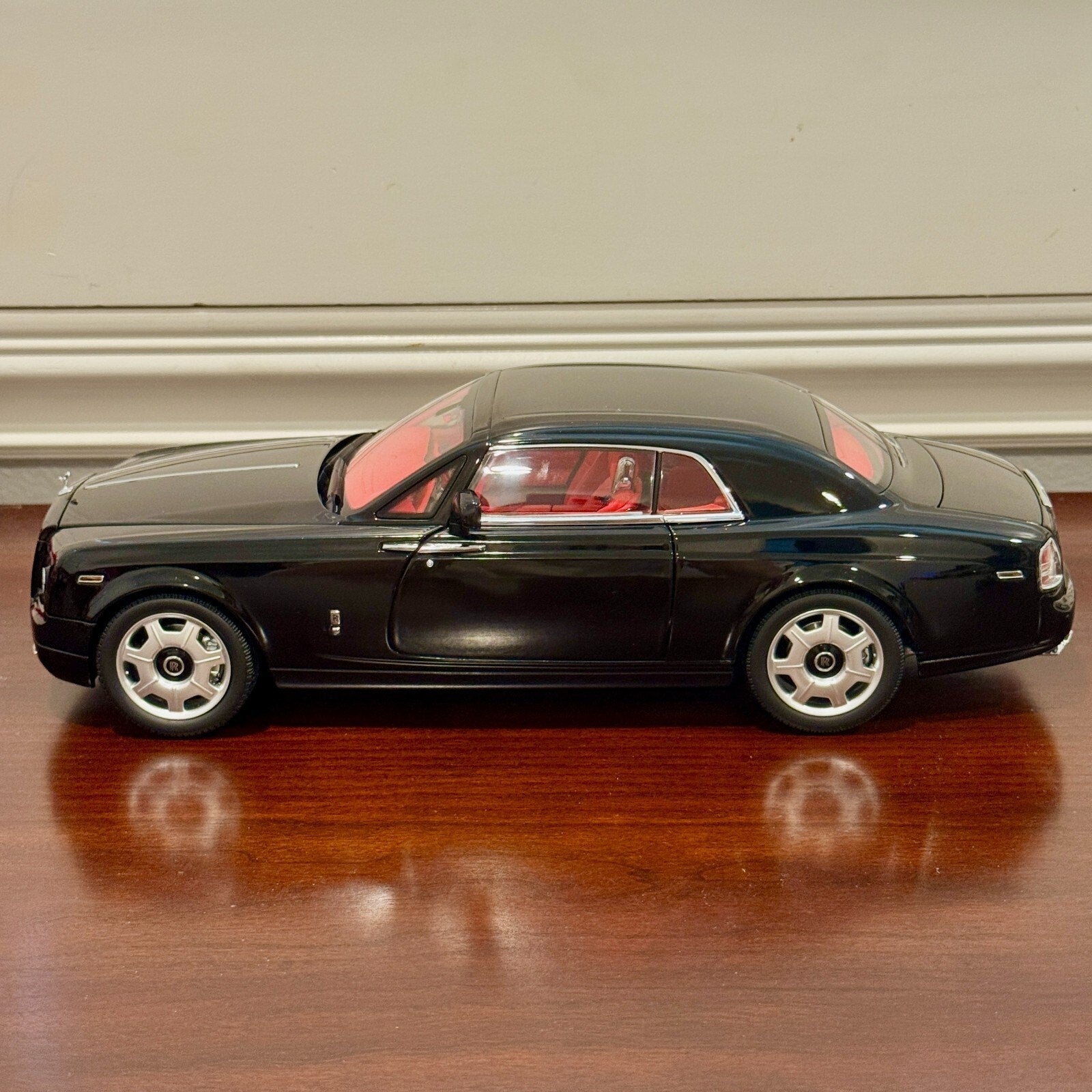 Kyosho Rolls Royce Phantom Coupe Diamond Black w/ Red Interior 1/18 Scale Diecast Model Car | New - Product Image