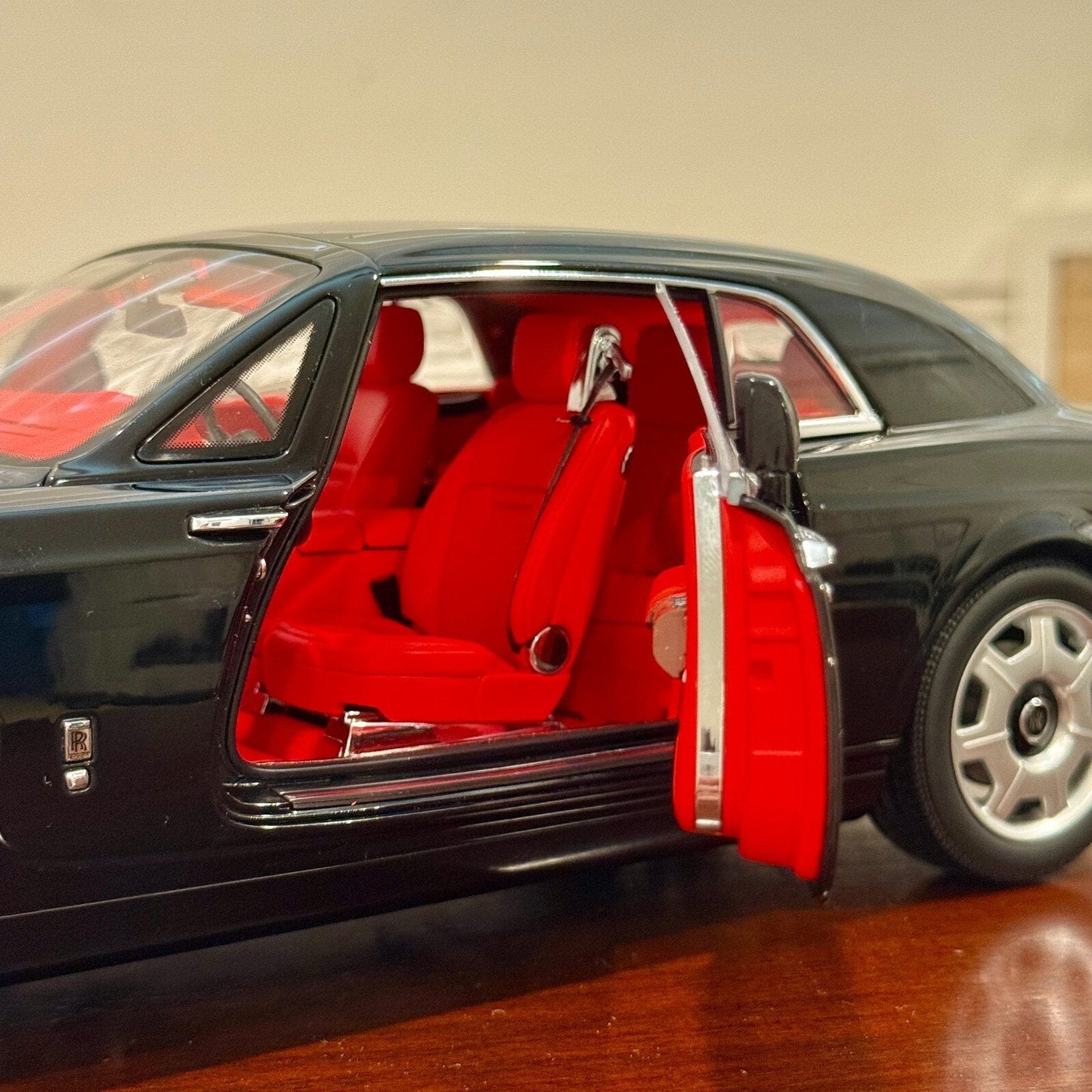 Kyosho Rolls Royce Phantom Coupe Diamond Black w/ Red Interior 1/18 Scale Diecast Model Car | New - Product Image