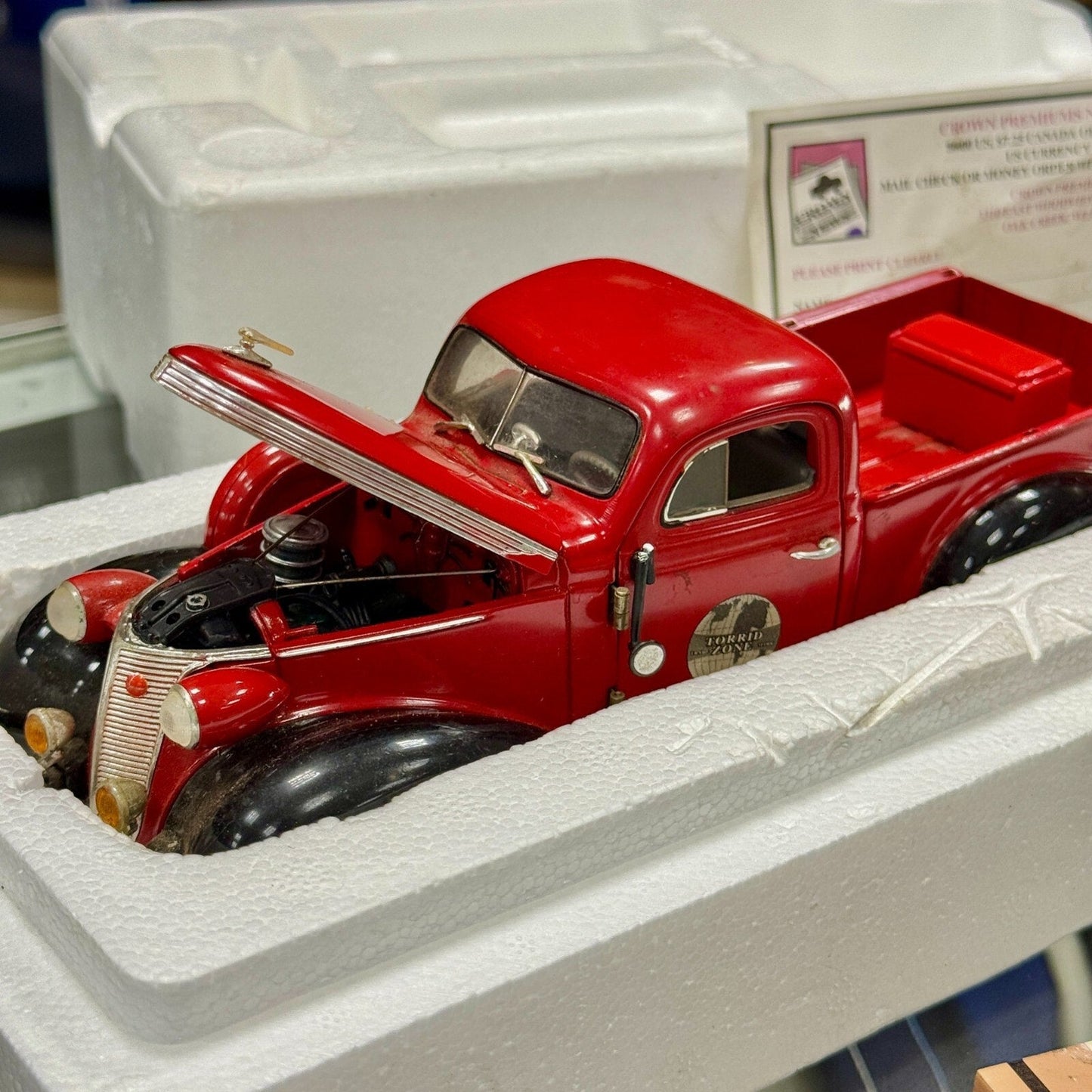 Lennox 1937 Studebaker Pickup With Custom Load 1/24 Scale Diecast Model Car - Product Image