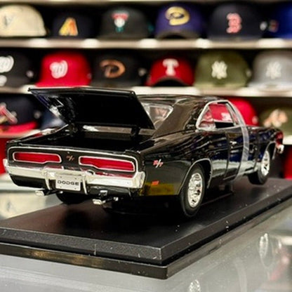 Maisto 1/18 1969 Dodge Charger R/T Diecast Model Car | New - Product Image