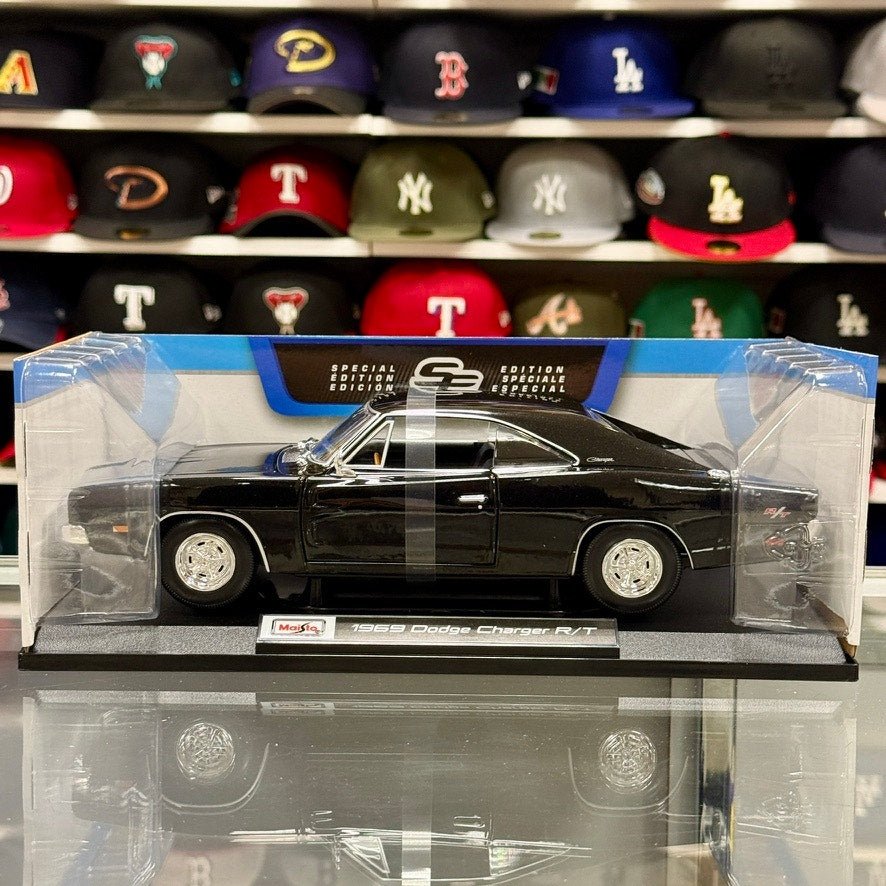 Maisto 1/18 1969 Dodge Charger R/T Diecast Model Car | New - Product Image