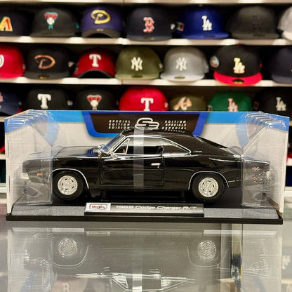 Maisto 1/18 1969 Dodge Charger R/T Diecast Model Car | New - Product Image