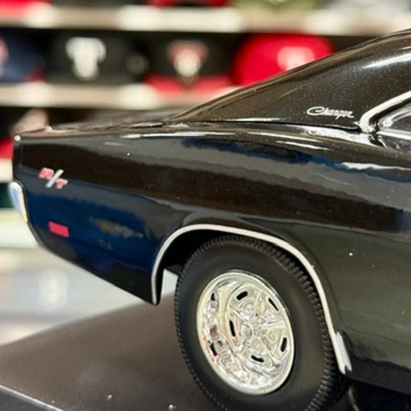 Maisto 1/18 1969 Dodge Charger R/T Diecast Model Car | New - Product Image