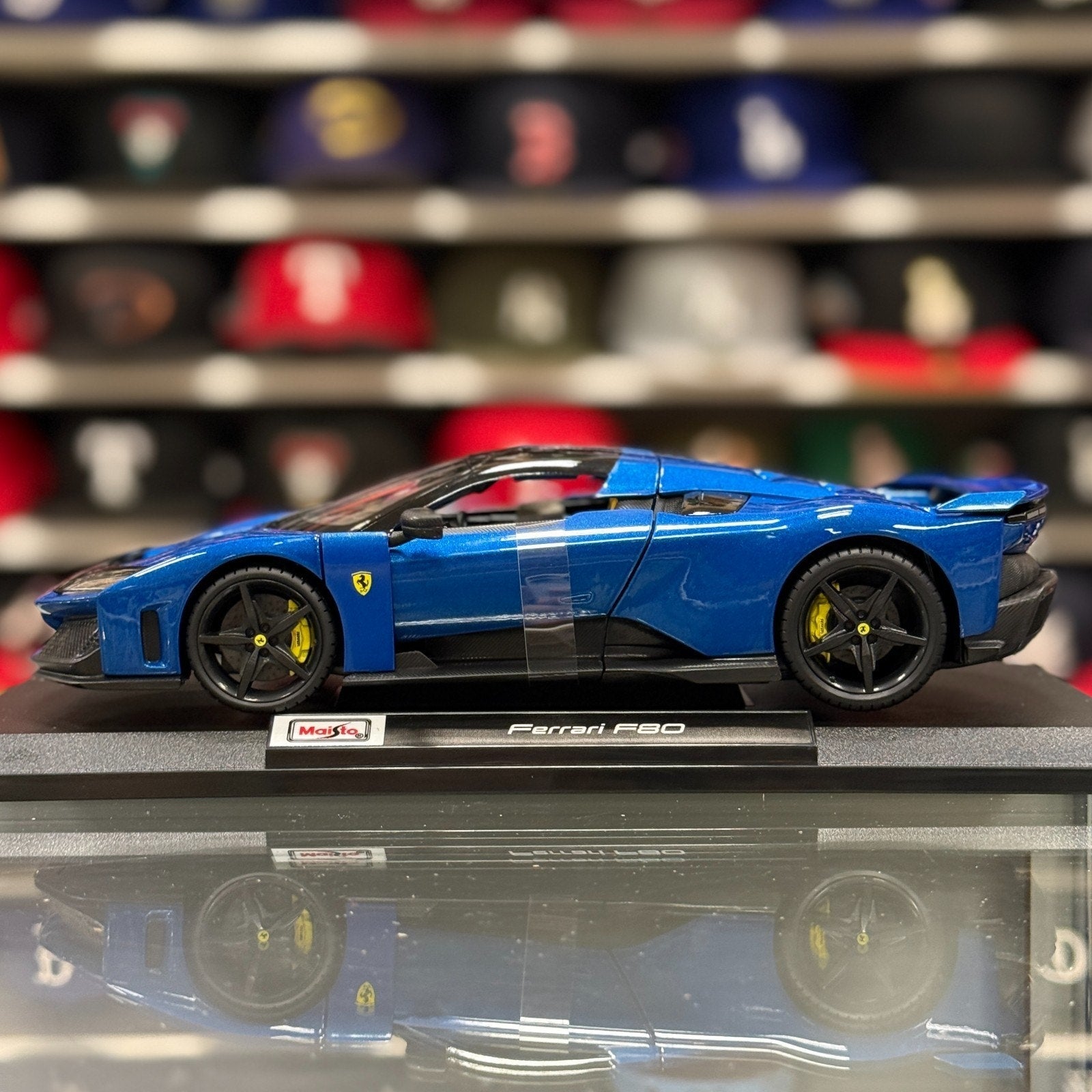 Maisto 1/18 Ferrari F80 Metallic Blue Special Edition Diecast Model Car | New - Product Image