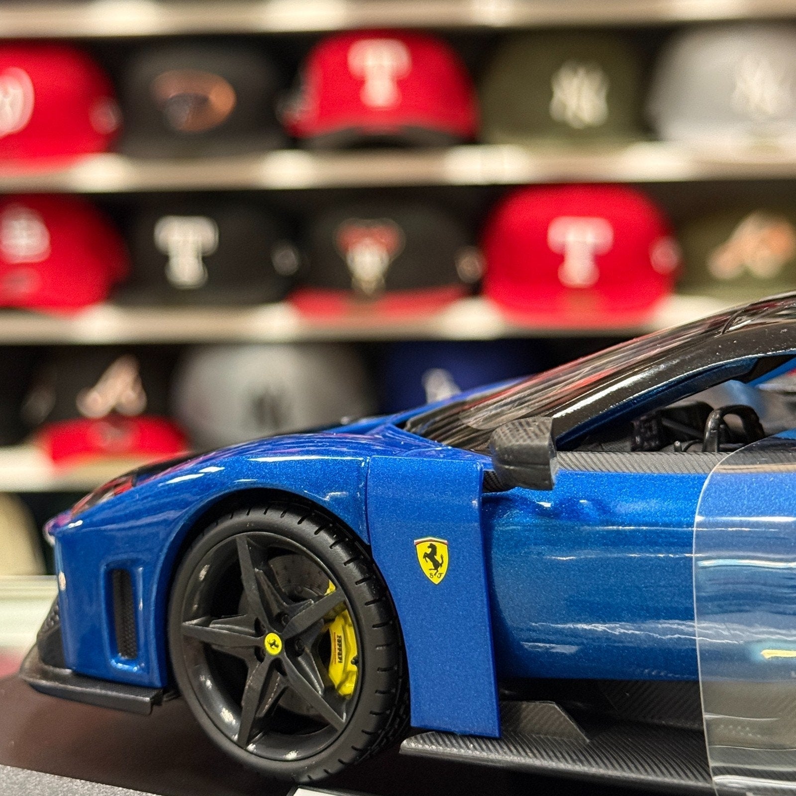 Maisto 1/18 Ferrari F80 Metallic Blue Special Edition Diecast Model Car | New - Product Image