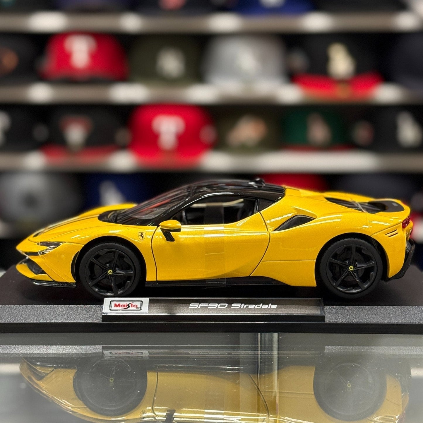 Maisto 1/18 Ferrari SF90 Coupe Diecast Special Edition Model Car | New - Product Image