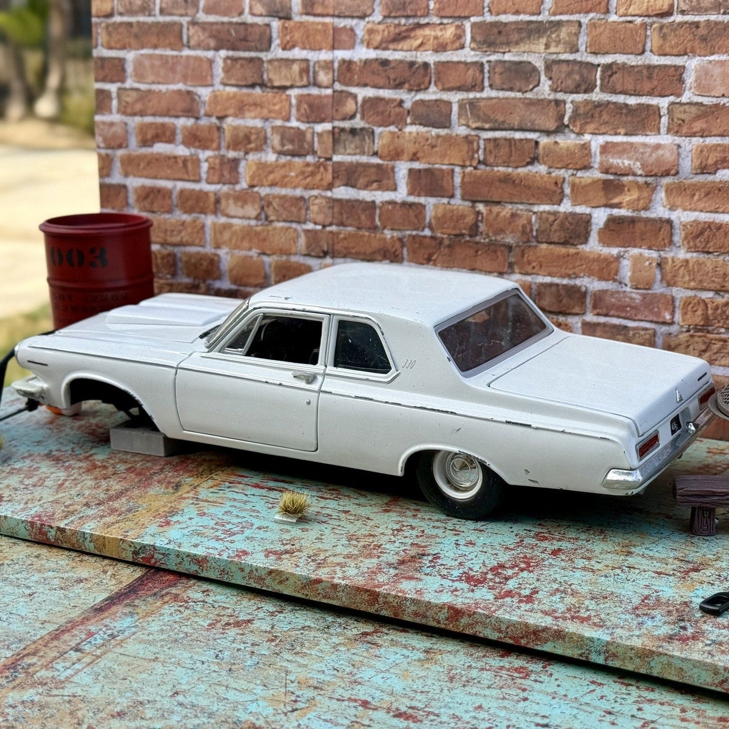 Maisto 1963 Dodge 330 White 1/18 Scale Diecast Model Car | Diorama Parts Car - Product Image