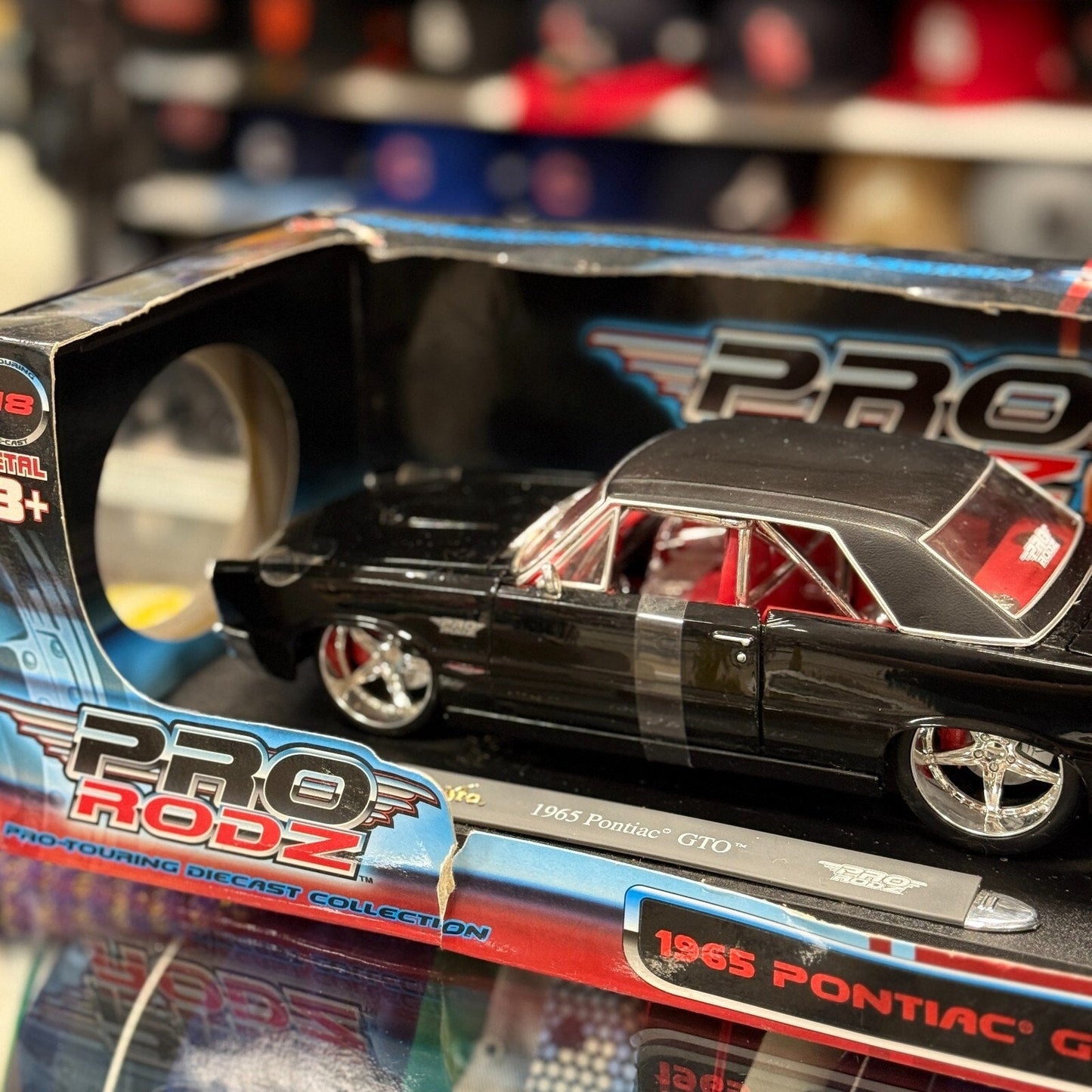 Maisto 1965 Pontiac GTO Black 1/18 Scale Diecast Model Car | New - Product Image