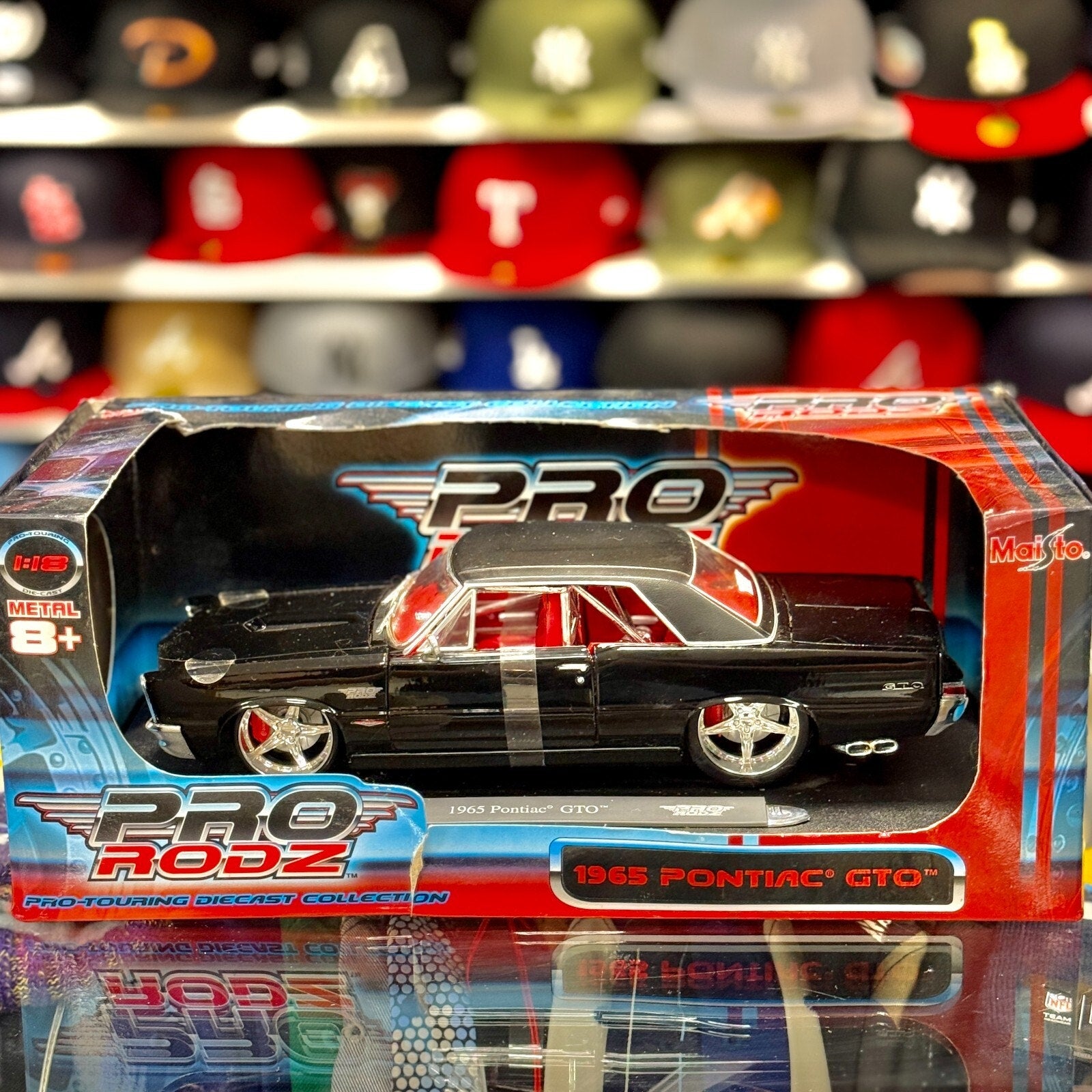 Maisto 1965 Pontiac GTO Black 1/18 Scale Diecast Model Car | New - Product Image