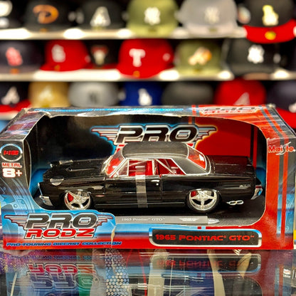 Maisto 1965 Pontiac GTO Black 1/18 Scale Diecast Model Car | New - Product Image