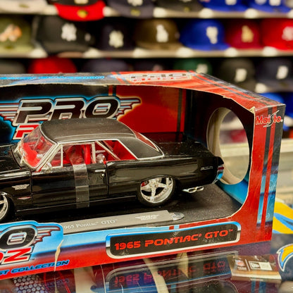 Maisto 1965 Pontiac GTO Black 1/18 Scale Diecast Model Car | New - Product Image