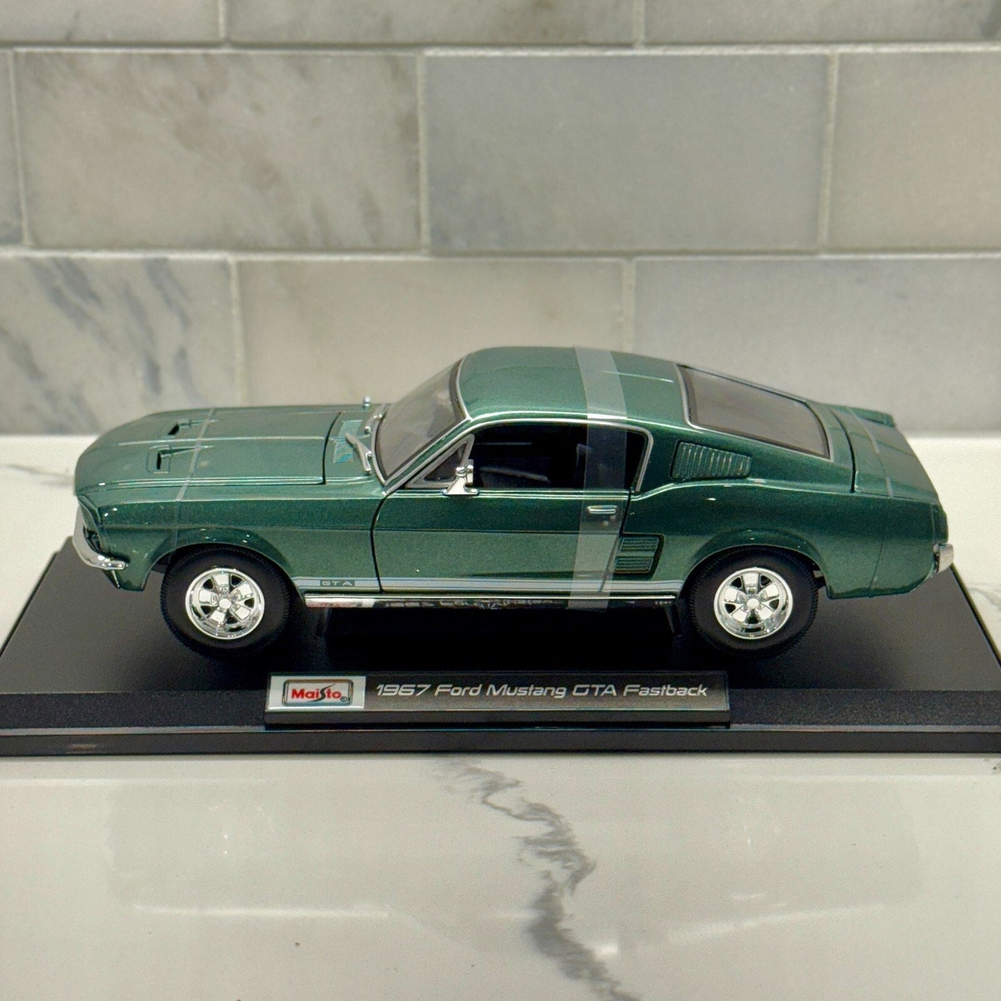 Maisto 1967 Ford Mustang GTA Fastback 1/18 Scale Diecast Model Car | New - Product Image