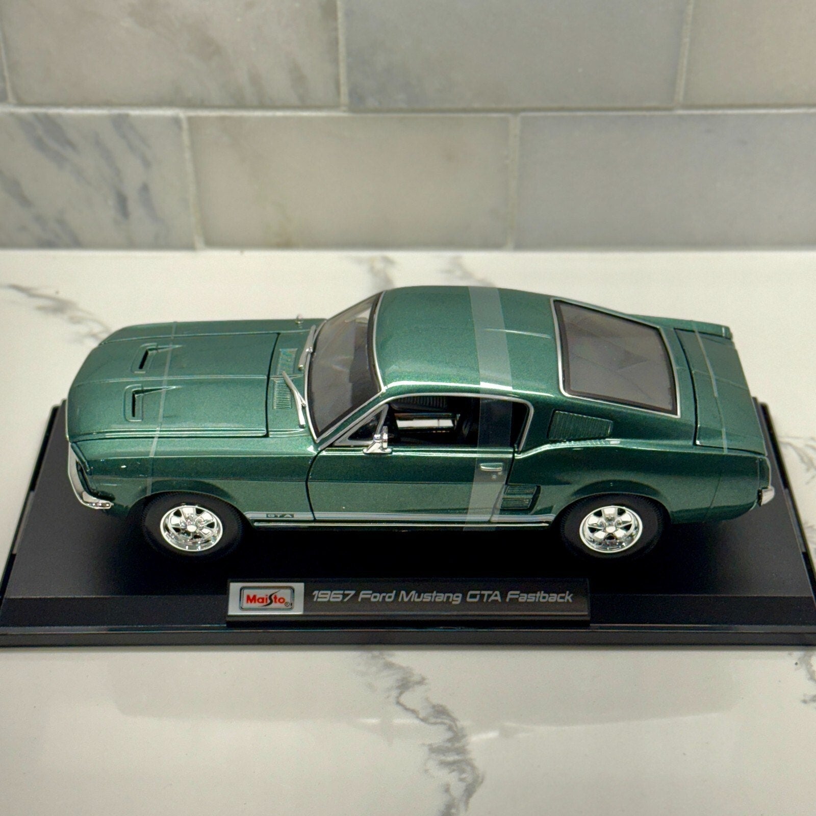 Maisto 1967 Ford Mustang GTA Fastback 1/18 Scale Diecast Model Car | New - Product Image