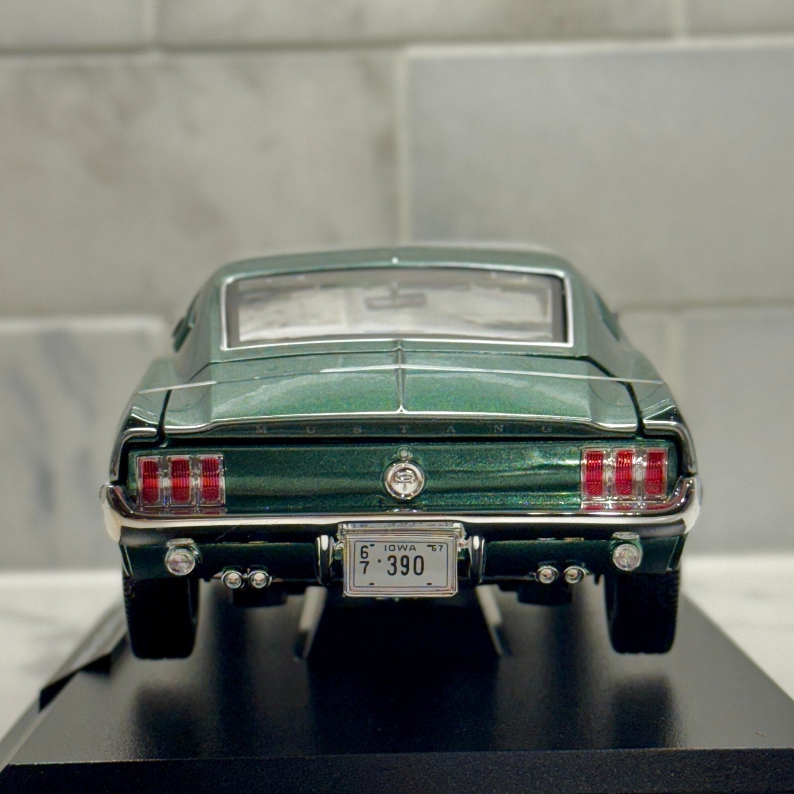 Maisto 1967 Ford Mustang GTA Fastback 1/18 Scale Diecast Model Car | New - Product Image