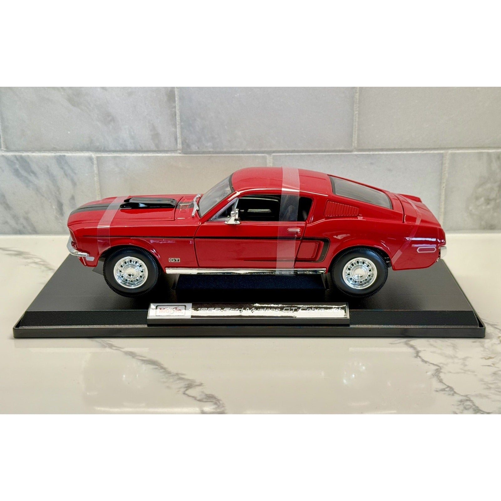 Maisto 1968 Ford Mustang GT Cobra Jet Red 1/18 Scale Diecast Model Car | New - Product Image
